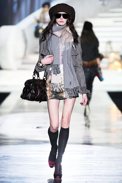 Look 26